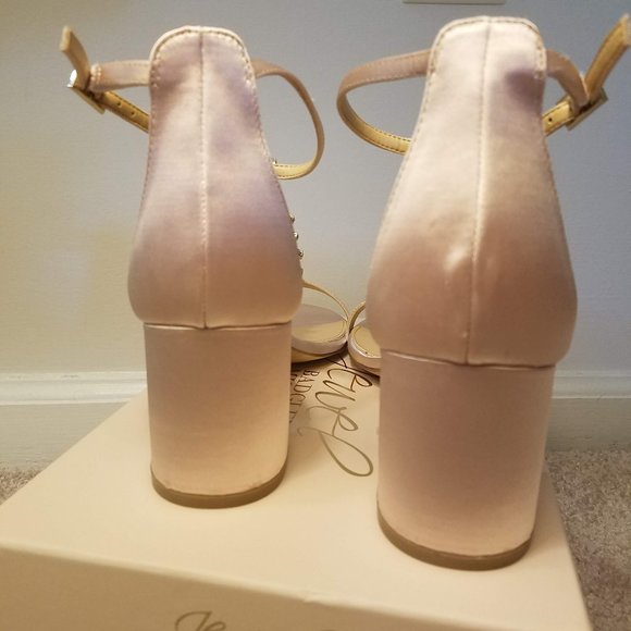 Jewel Badgley Mischka Gretchen Crystal Sandal 9.5 - Picture 6 of 9